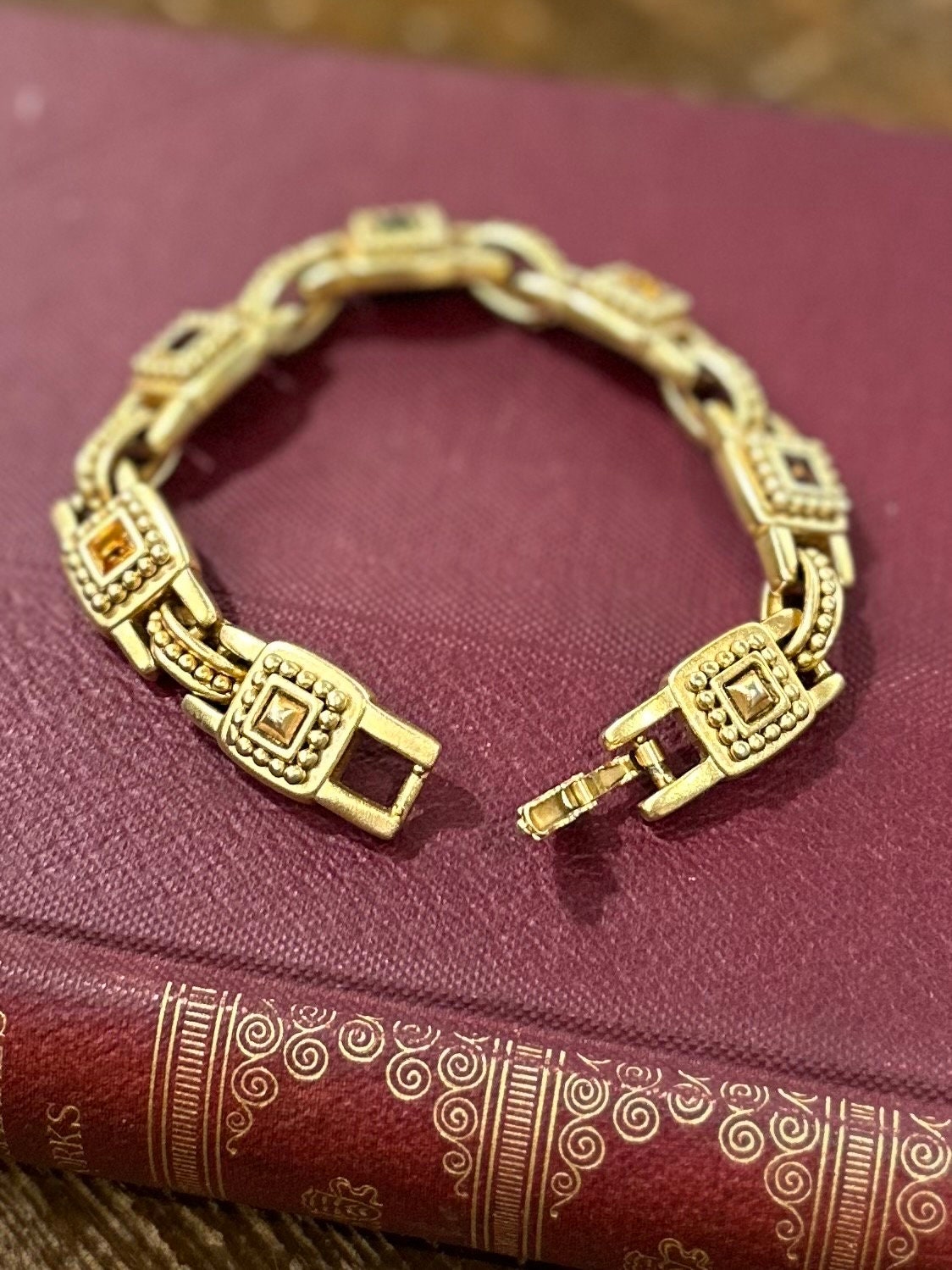 Vintage Oscar de la Renta Signed Byzantine Style Gold Tone Multicolor Faceted Square Rhinestones Link Bracelet 7.75"