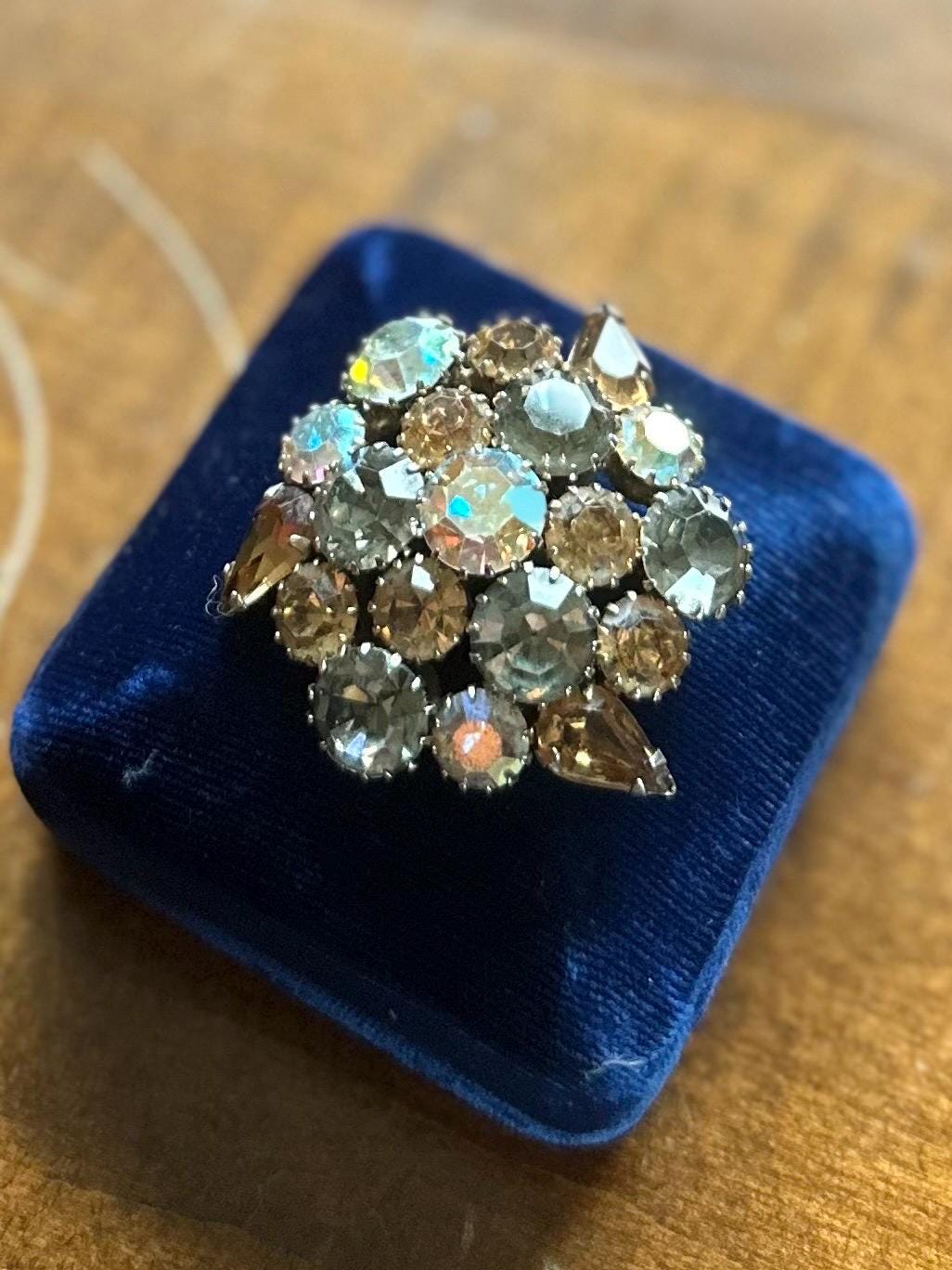 Vintage 1950s 1960s Signed KARU ARKE INC Topaz Smokey Aurora Borealis Rhinestone Brooch Midcentury
