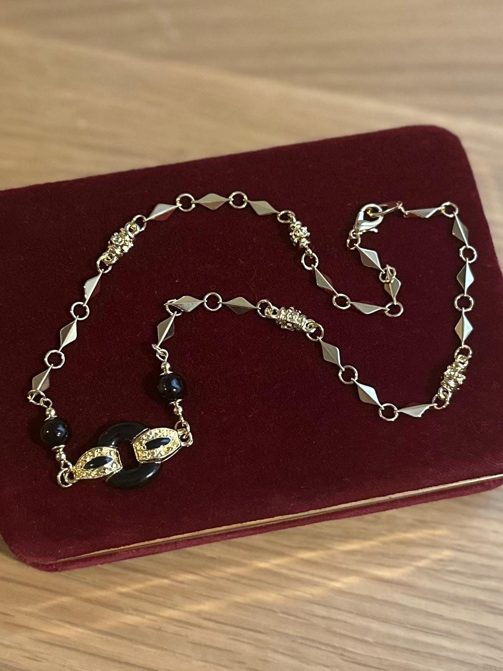 Vintage Shiny Gold Tone & Black Geometric Textured Necklace 17.25”
