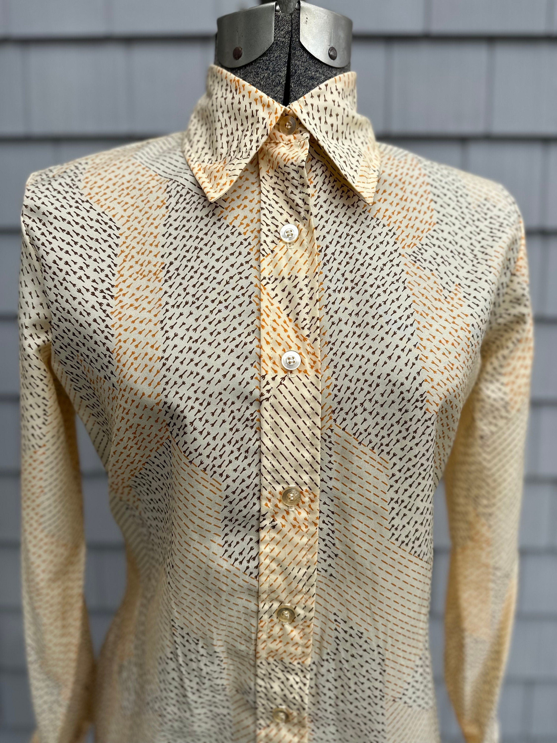 Vintage 1970s Contessa Monique by Florence Alper Women's Patterned Collared Button Down Blouse Long Sleeve Orange and Brown Size 8
