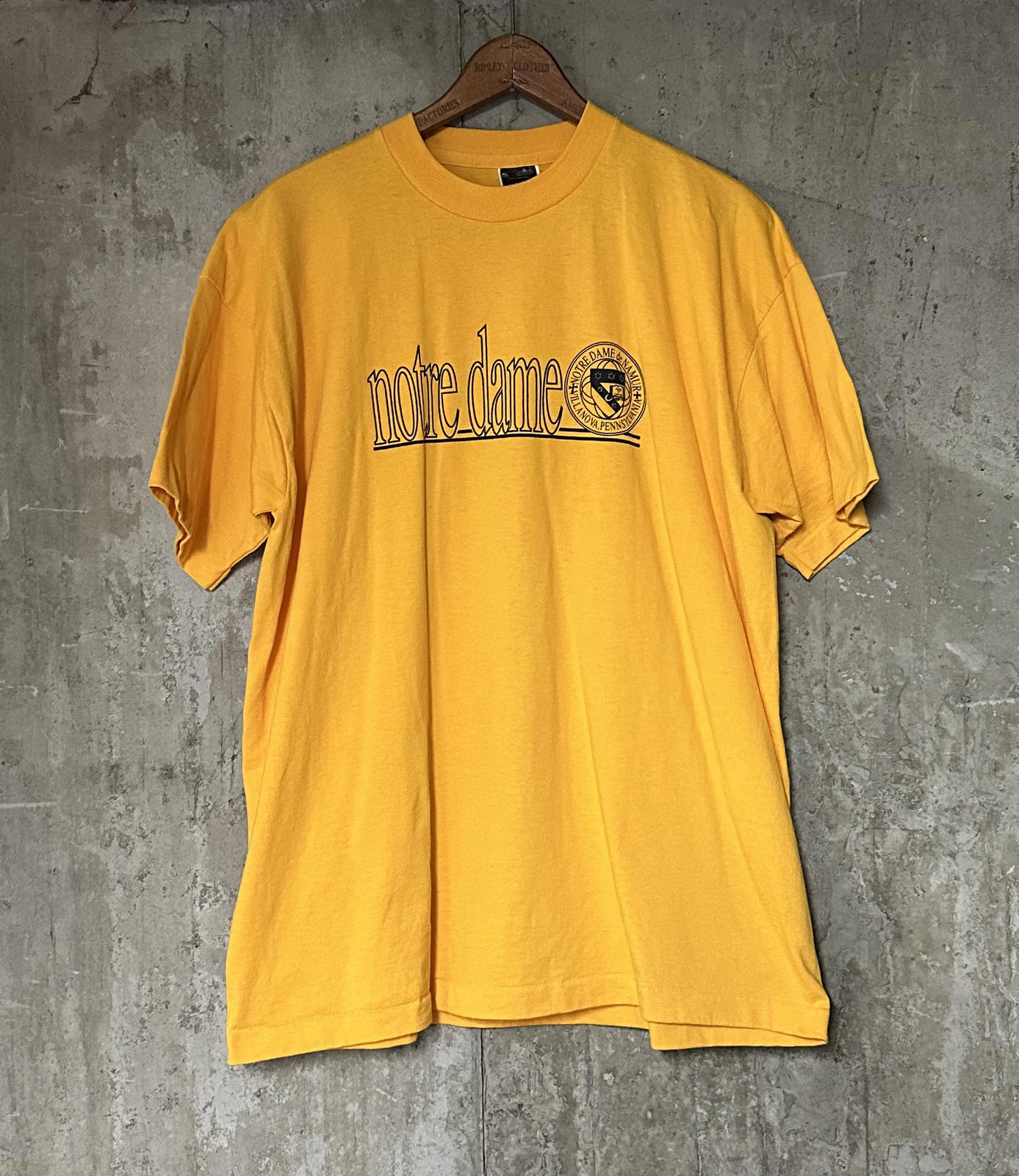 1990s Notre Dame Yellow & Navy Blue Villanova PA Single Stitch Tee
