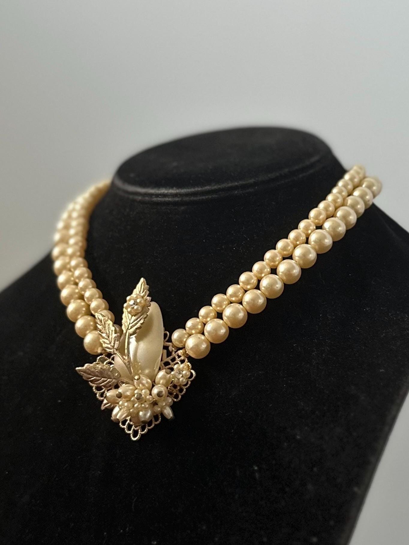 Vintage 1950s Double Strand Faux Pearl Collar Choker Necklace Filigree Leaf Pendant Adjustable 16.5”
