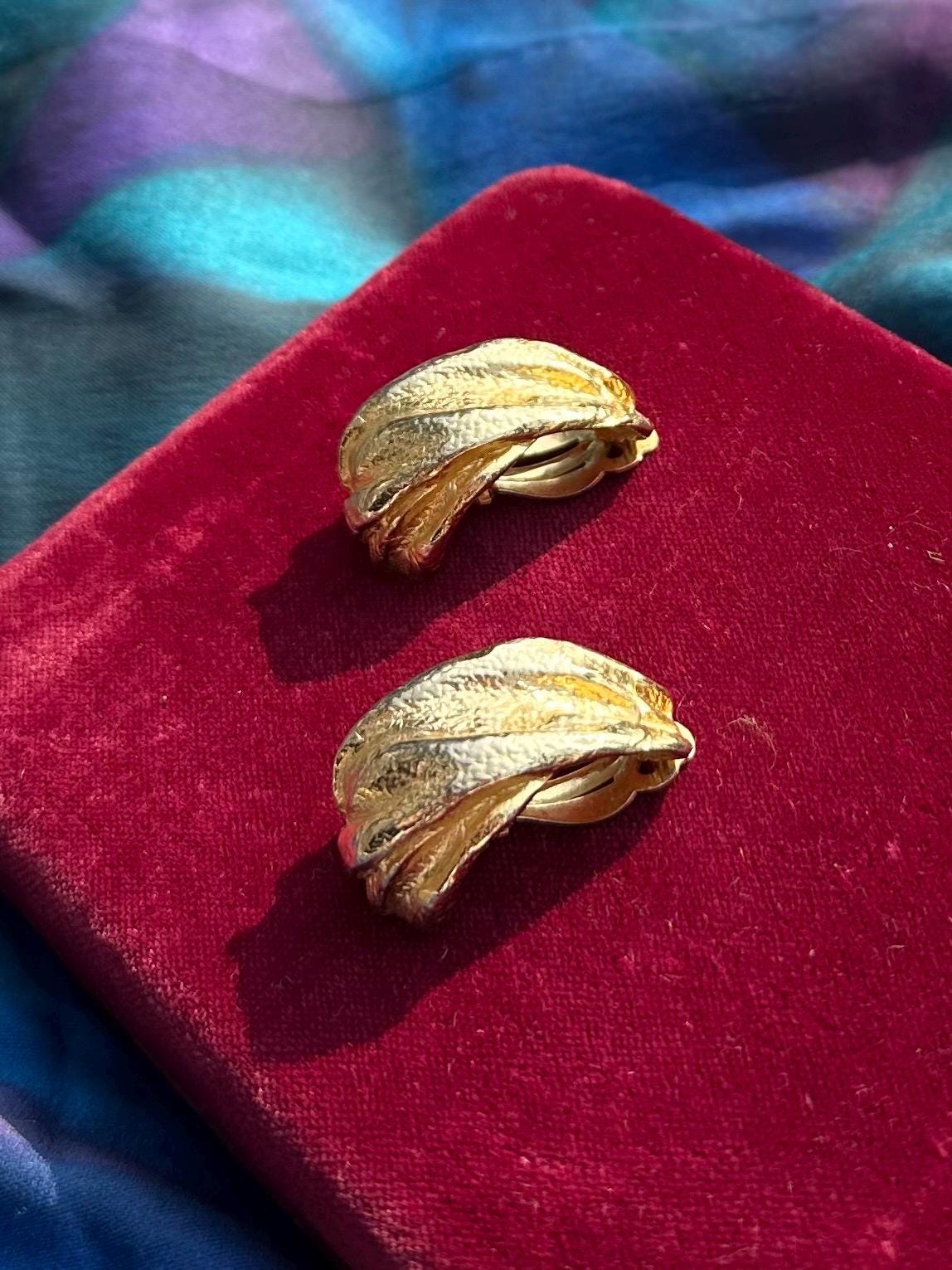 Vintage 1980s Signed LES BERNARD Brutalist Abstract Gold Tone Statement Clip-on Earrings