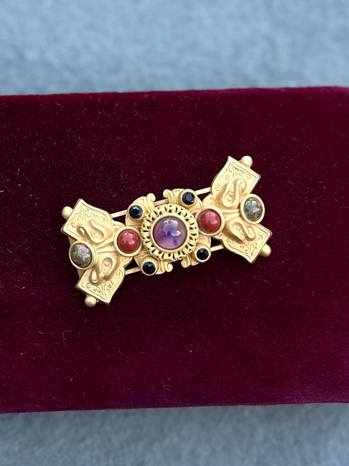 Vintage 1990s Signed NATASHA STAMBOULI Etruscan Revival 18k Gold Plated Amethyst Carnelian Onyx Agate Brooch Pin