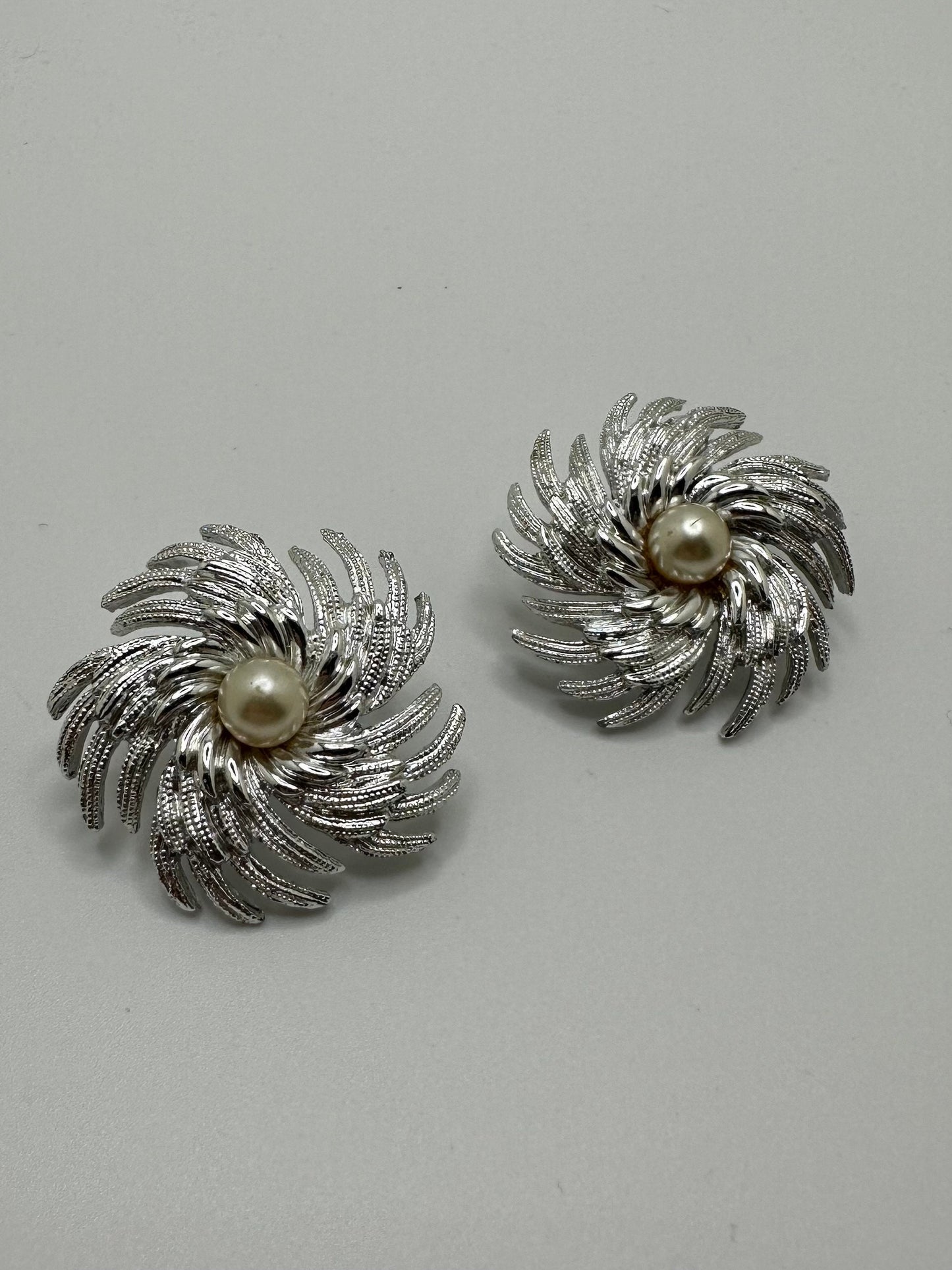 1960s Signed Sarah Coventry Faux Pearl Comet Pinwheel Swirl Clip-on Earrings