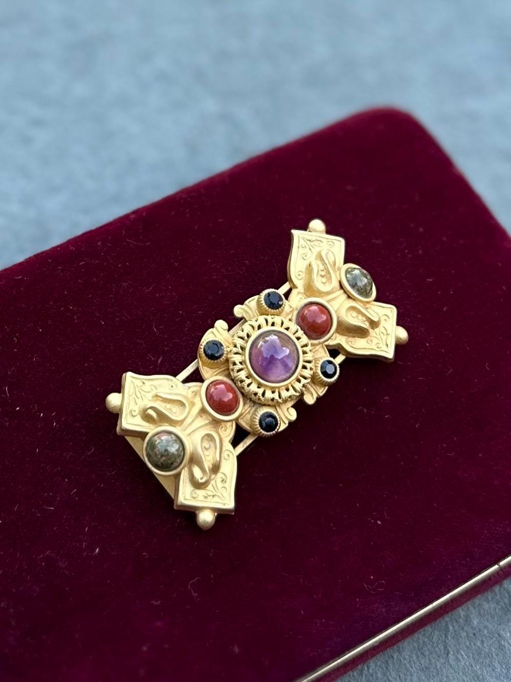 Vintage 1990s Signed NATASHA STAMBOULI Etruscan Revival 18k Gold Plated Amethyst Carnelian Onyx Agate Brooch Pin