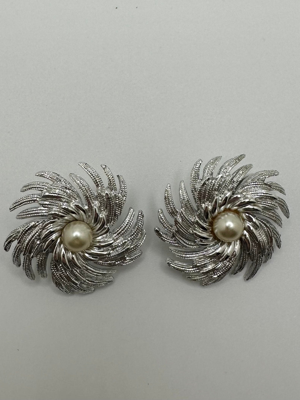 Vintage 1960s Signed Sarah Coventry Faux Pearl Comet Pinwheel Swirl Clip-on Earrings Silver Tone