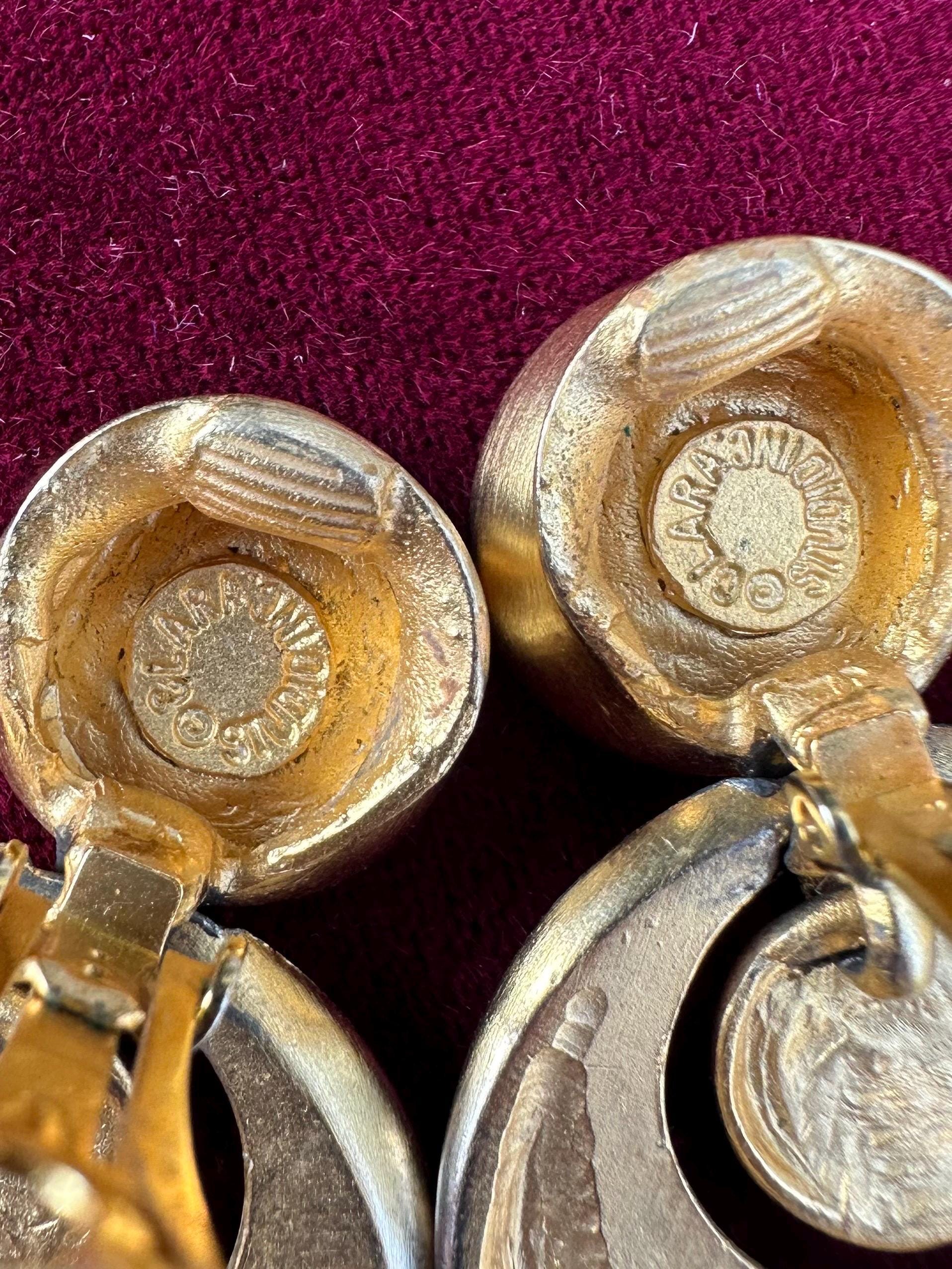 Vintage 1980s Signed CLARA STUDIO INC Brushed Gold Tone Door Knocker Circle Dangle Clip-On Earrings
