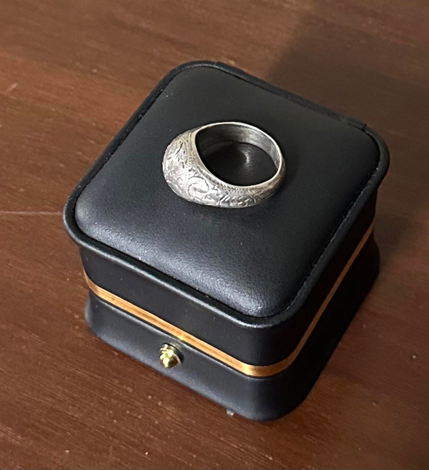 Vintage Signed SIAM 925 Sterling Silver Hand Engraved Domed Ring US 8