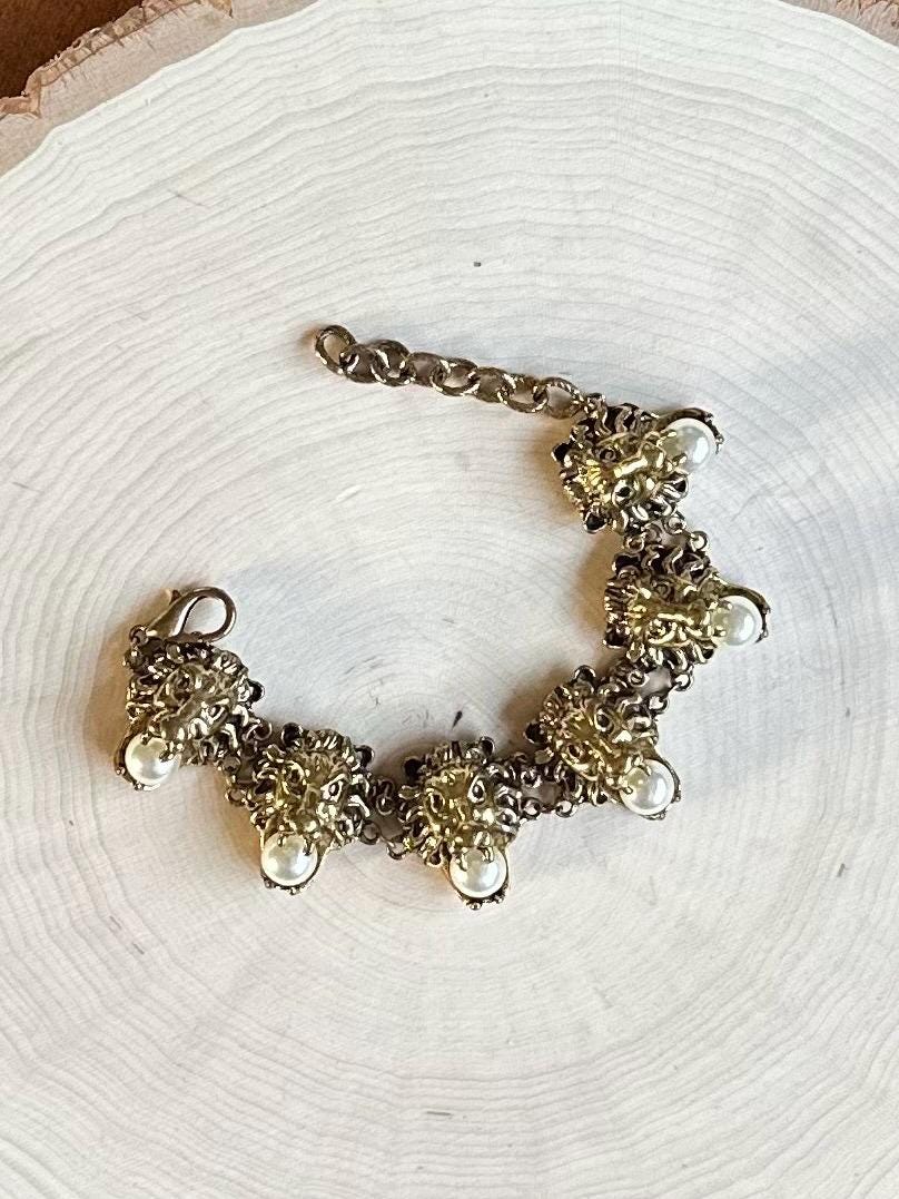 Vintage Gold Tone & Faux Pearl Lion Head Link Adjustable Chunky Statement Bracelet Unsigned 8.5” Rare