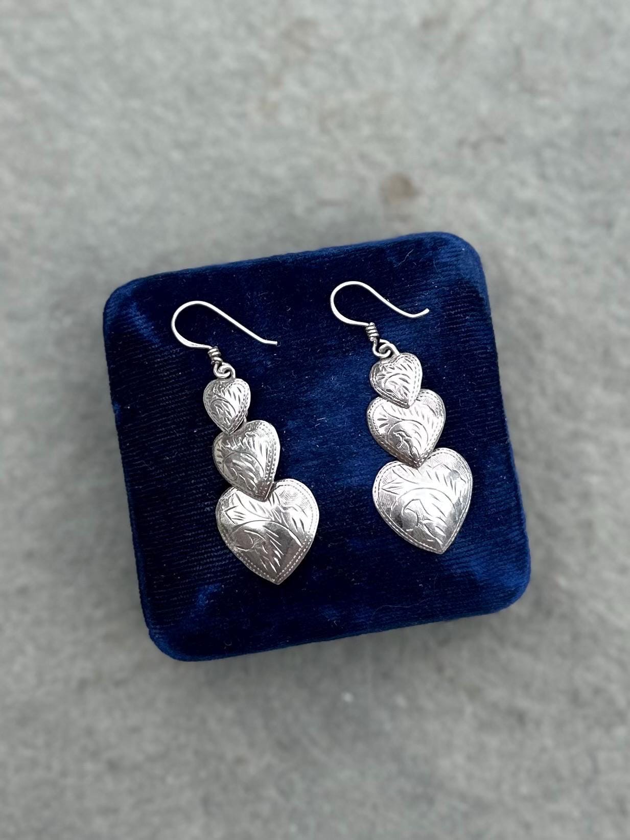 Vintage Sterling Silver Hand Engraved Three Graduated Hearts Dangle Drop Earrings