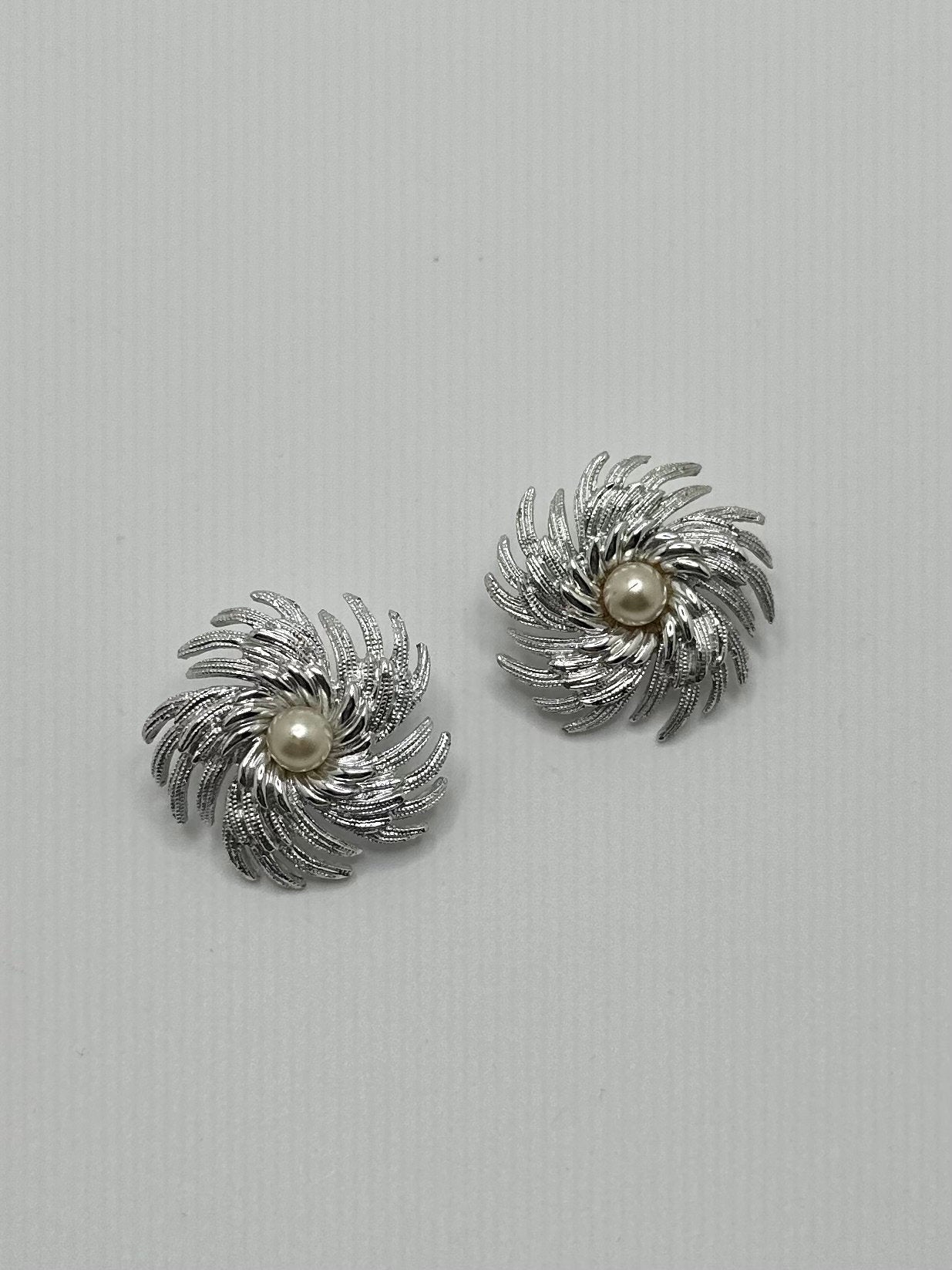 Vintage 1960s Signed Sarah Coventry Faux Pearl Comet Pinwheel Swirl Clip-on Earrings Silver Tone