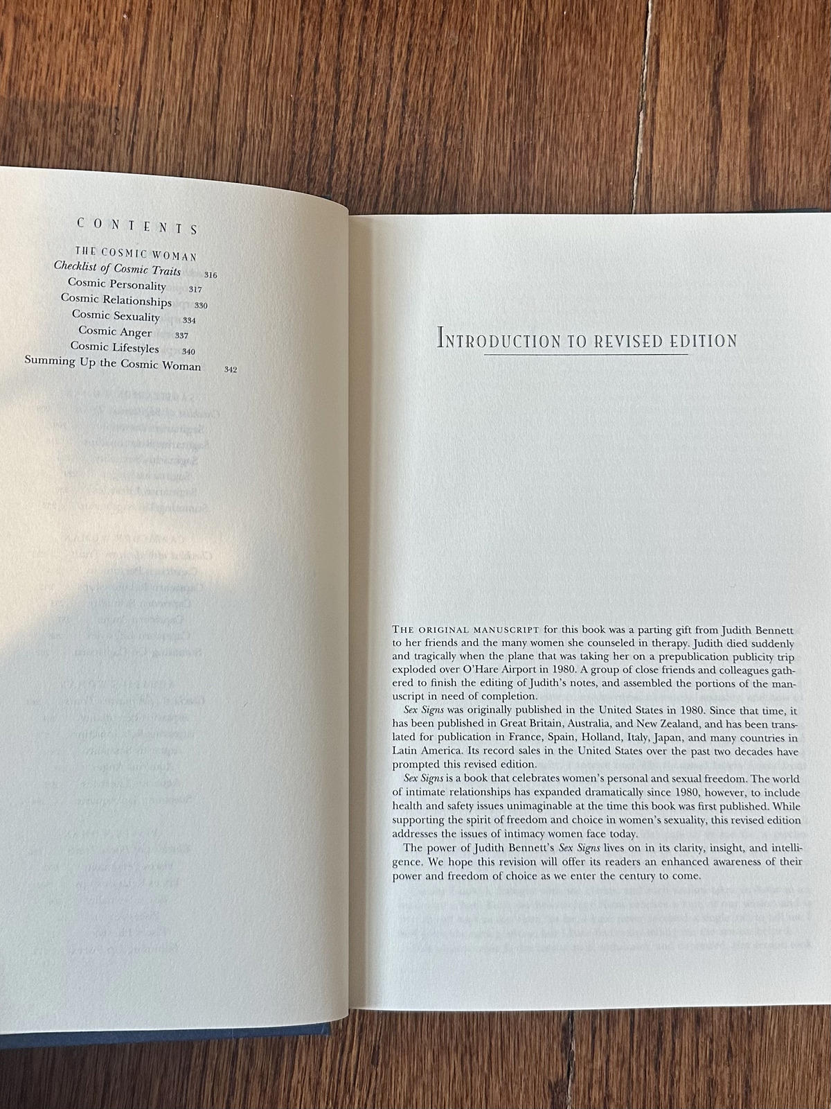 1996 Sex Signs: Every Woman's Astrological & Psychological Guide Hardcover Book