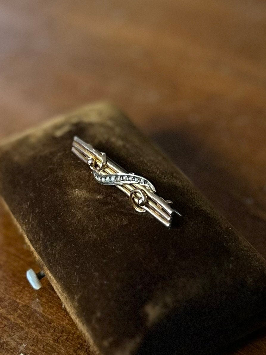 Antique Victorian Edwardian European 9ct Yellow Gold Seed Pearl Bar Pin Brooch C-Clasp