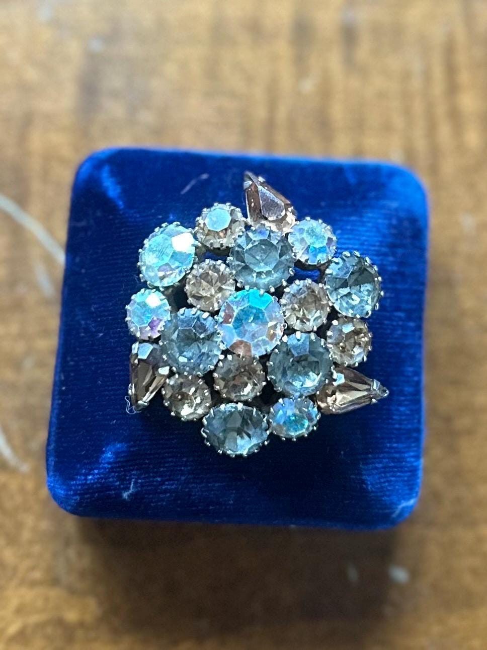 Vintage 1950s 1960s Signed KARU ARKE INC Topaz Smokey Aurora Borealis Rhinestone Brooch Midcentury