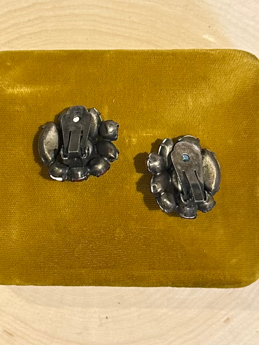 1960s Signed Regency Pink Aurora Borealis Faceted Rhinestone Brooch & Clip-on Earrings Set