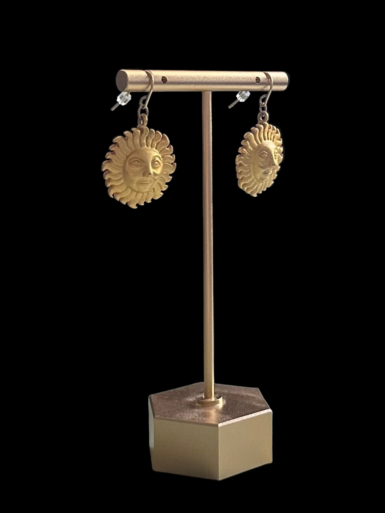 Vintage Signed Napier Matte Gold Tone Celestial Sun Face Dangle Earrings