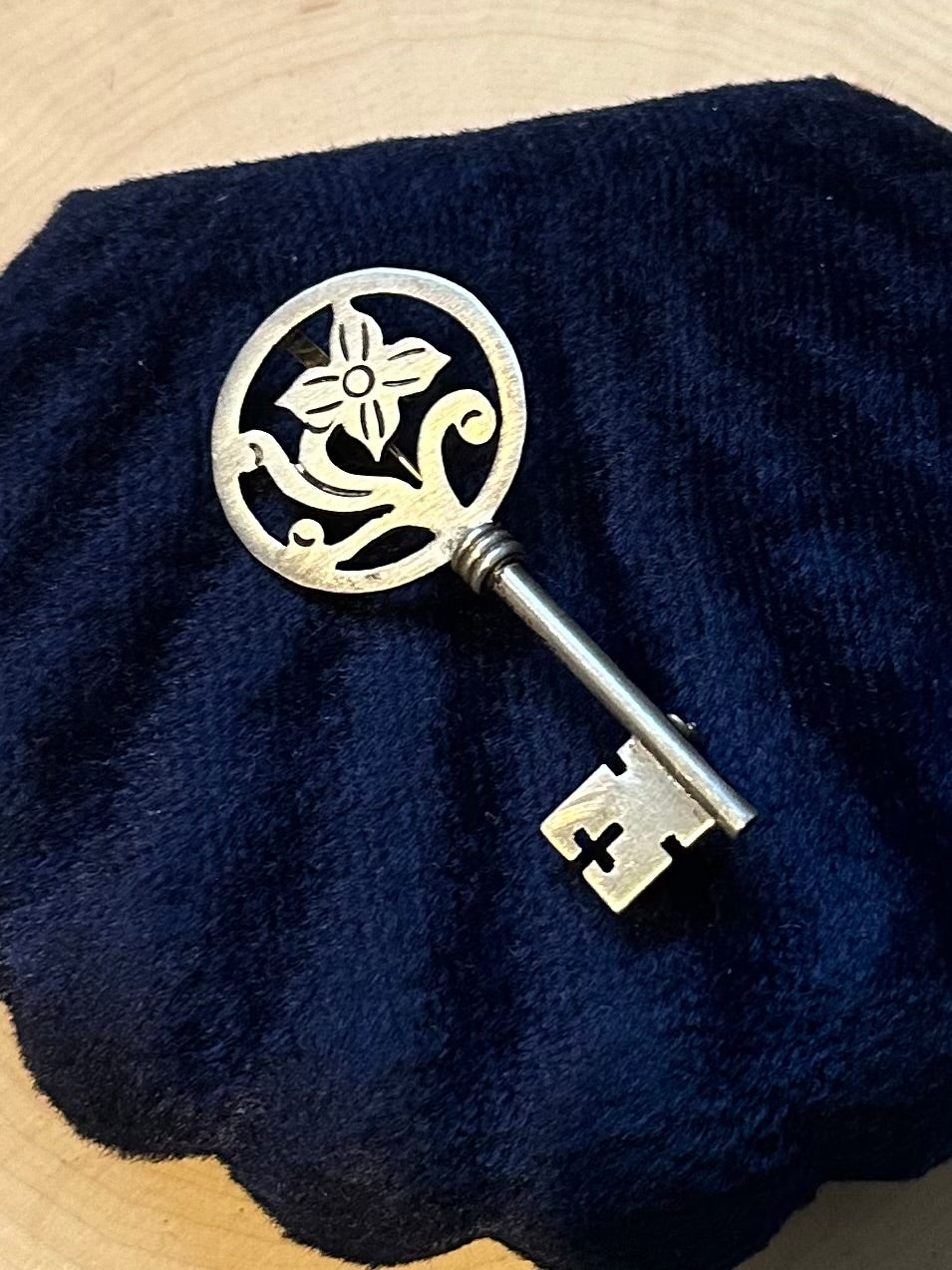 Vintage Signed Taxco TR-70 Sterling Silver Floral Motif Skeleton Key Brooch or Pendant