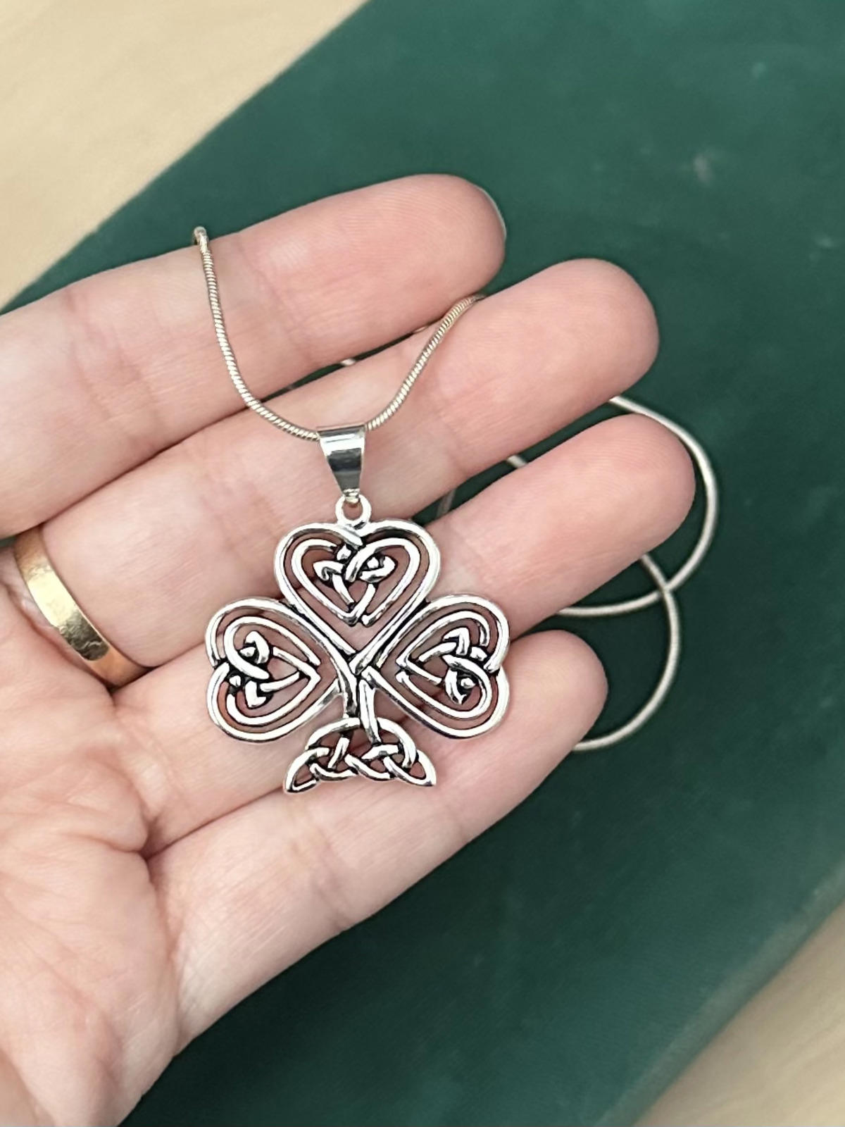 Vintage Sterling Silver Celtic Knot Irish Shamrock Pendant Necklace 16"