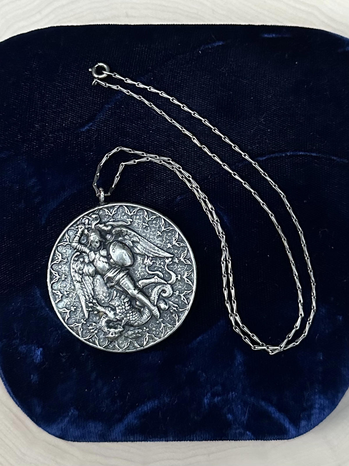 Vintage Saint Michael Archangel Dragon Slayer Silver Tone Medallion Pendant Necklace 18.5"