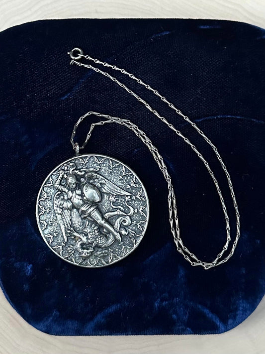 Vintage Saint Michael Archangel Dragon Slayer Silver Tone Medallion Pendant Necklace 18.5"