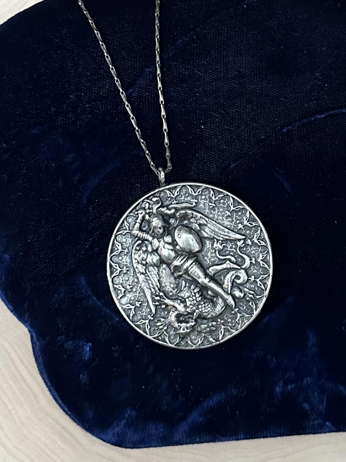 Vintage Saint Michael Archangel Dragon Slayer Silver Tone Medallion Pendant Necklace 18.5"