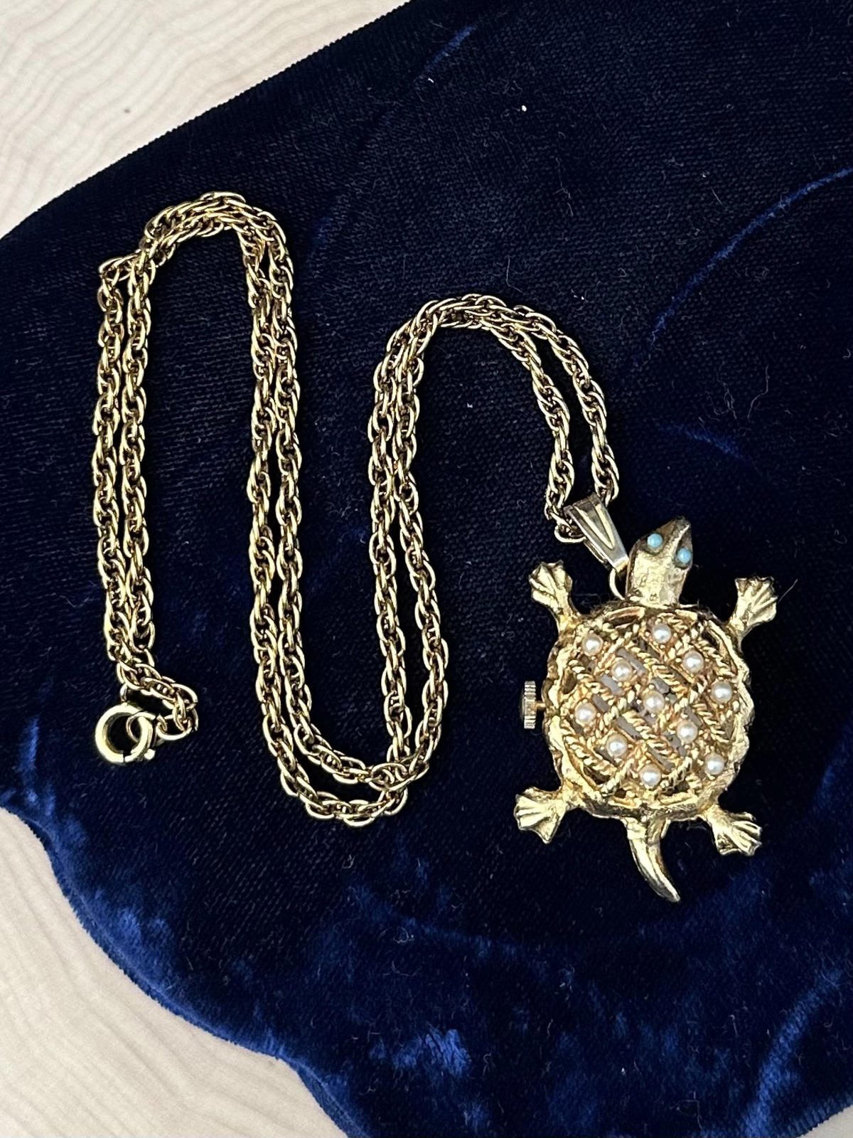 Vintage Gold Tone Faux Pearl & Turquoise Turtle Watch Customtime Pendant Necklace 20"