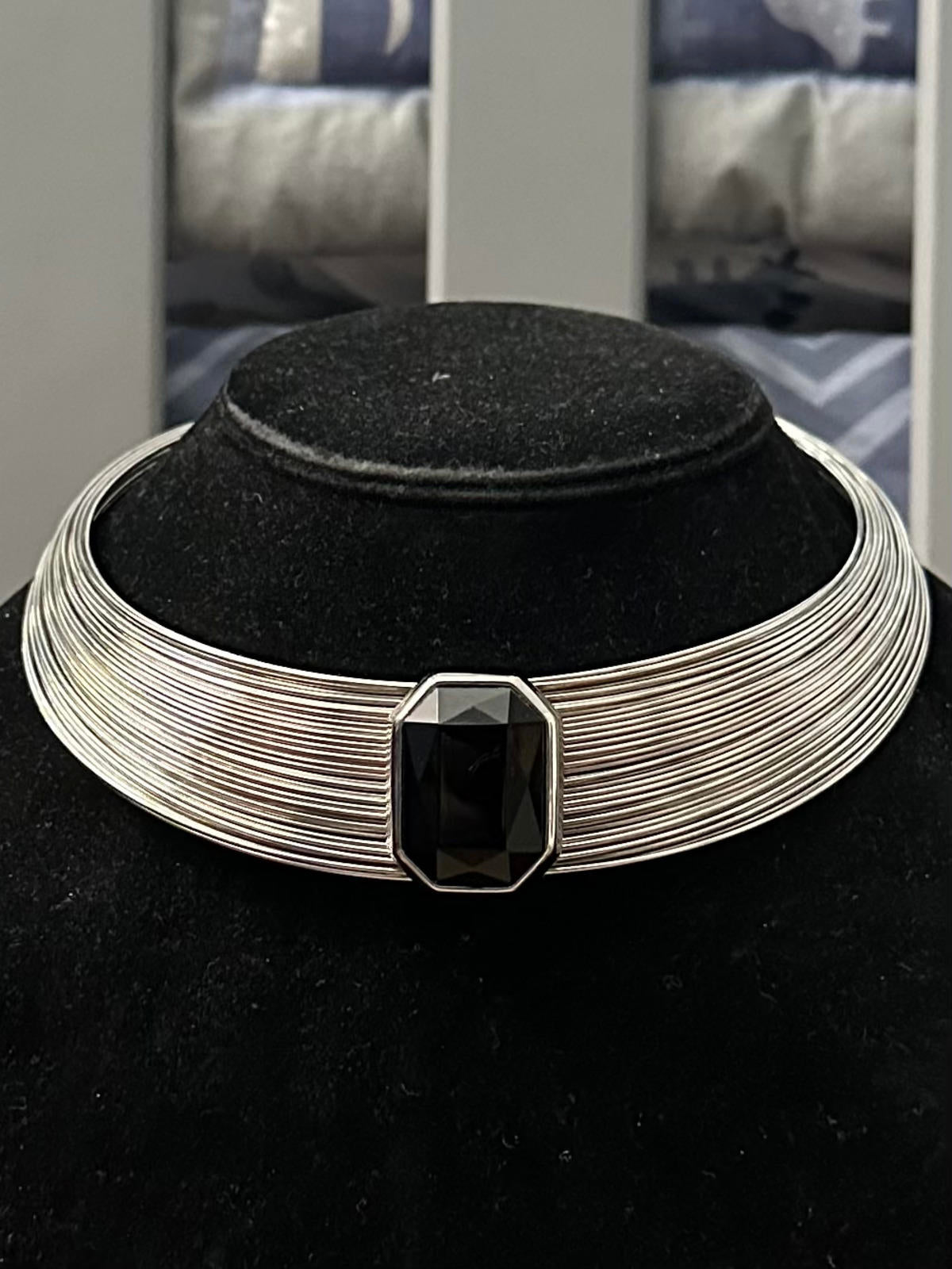 1980s Egyptian Revival Silver Tone Faceted Black Rhinestone Wire Collar Necklace