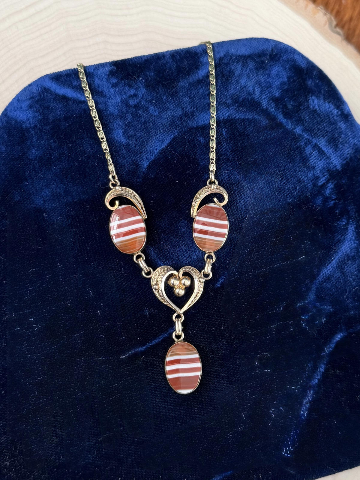 1950s Signed Van Dell 1/20 12K Gold Filled Banded Agate Cabochon Necklace 16"