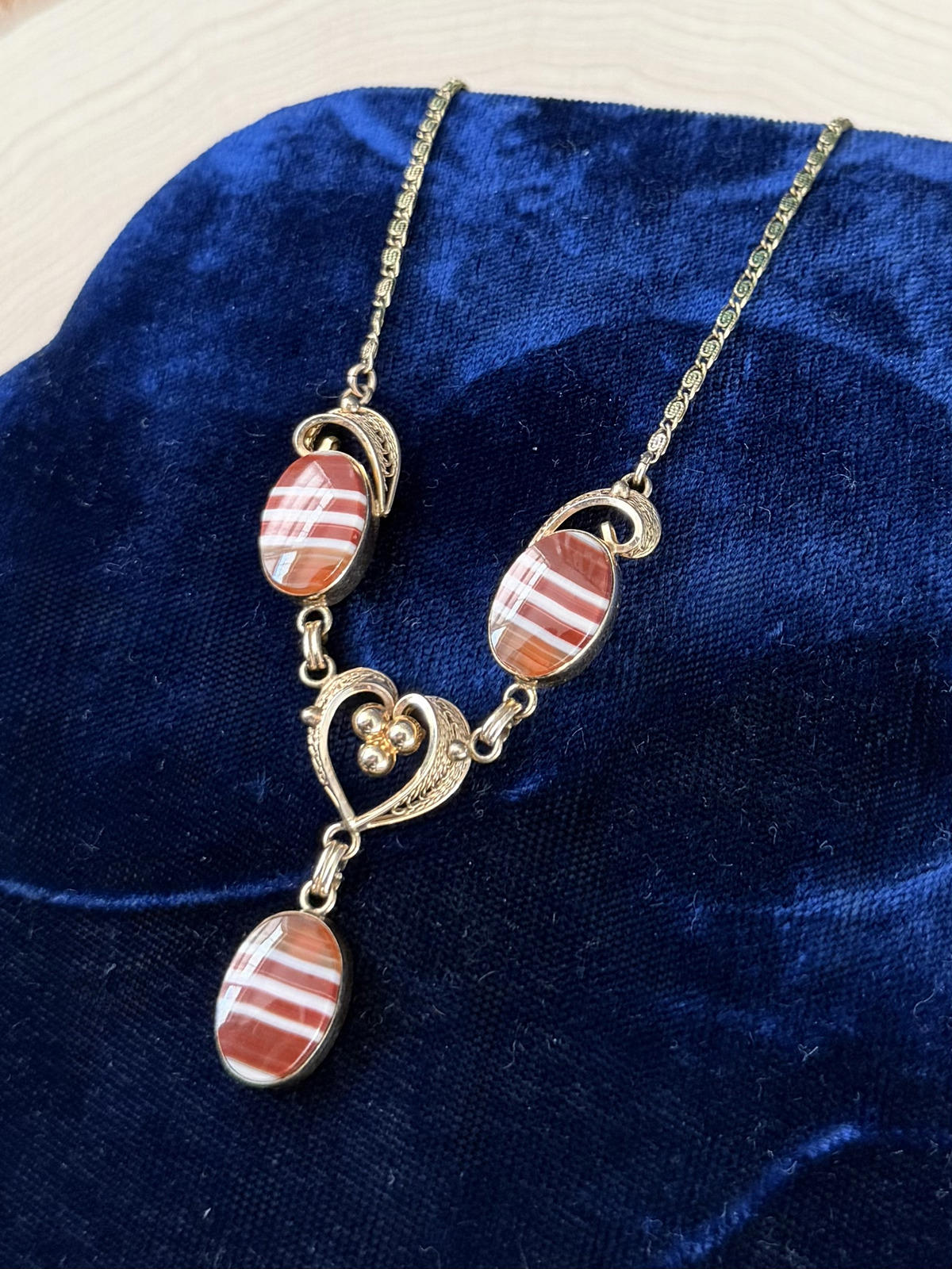 1950s Signed Van Dell 1/20 12K Gold Filled Banded Agate Cabochon Necklace 16"