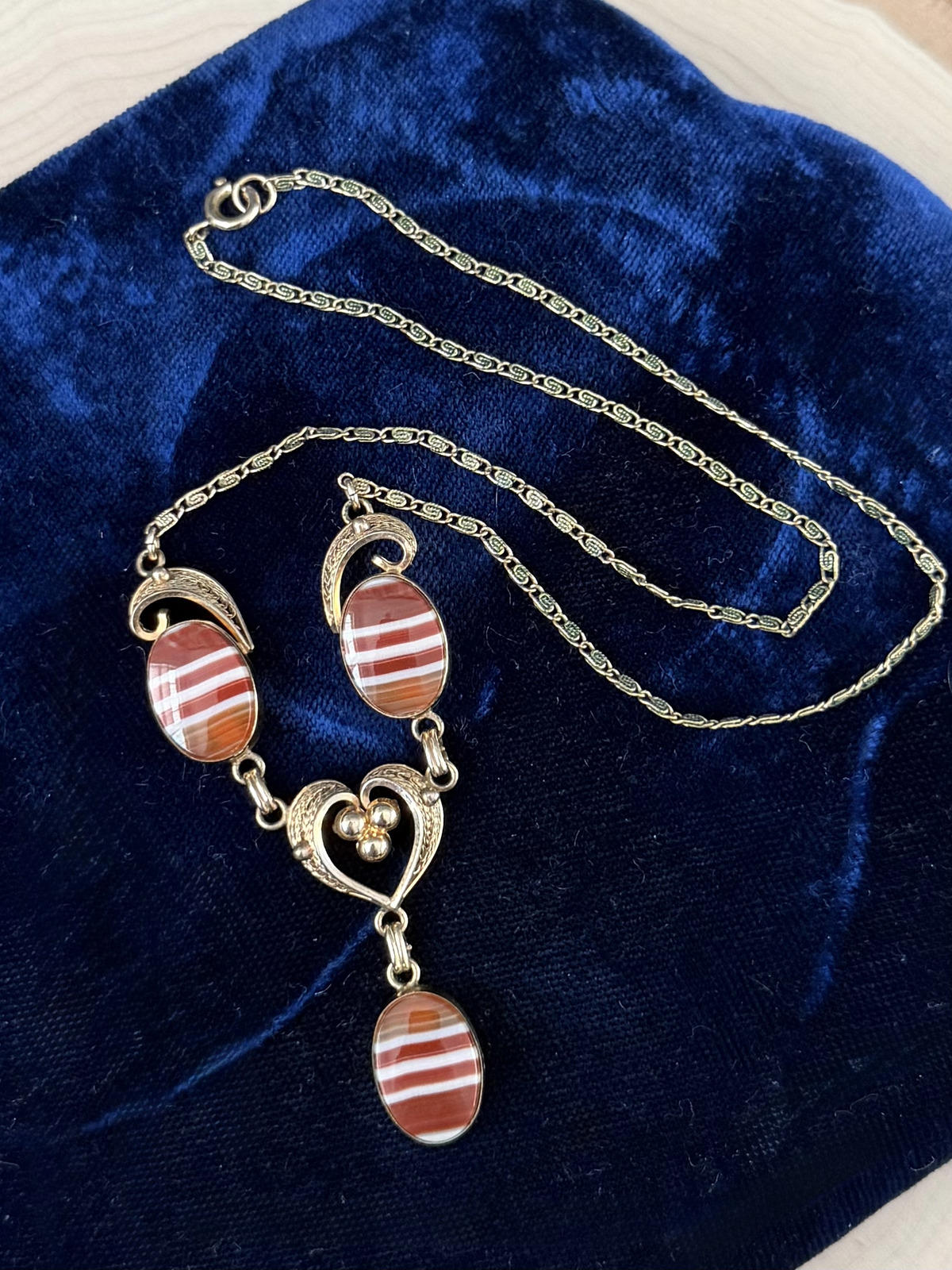 1950s Signed Van Dell 1/20 12K Gold Filled Banded Agate Cabochon Necklace 16"