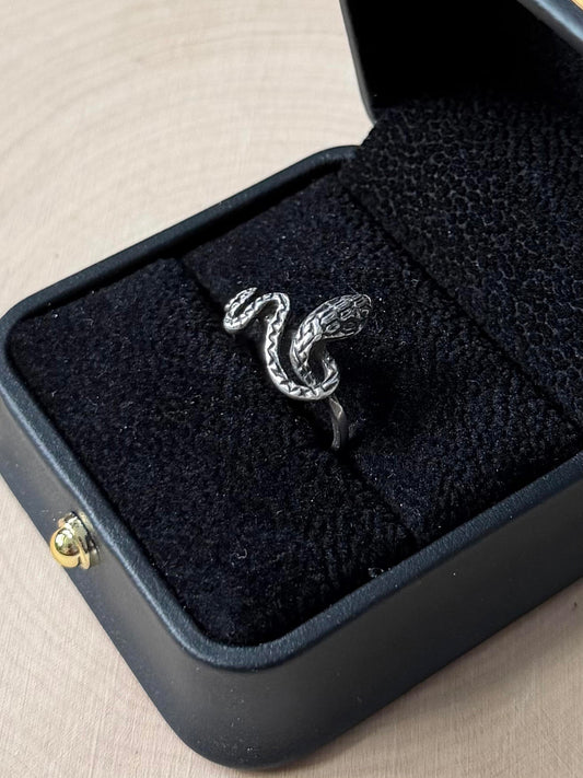 Vintage Sterling Silver Snake Serpent Wrap Ring US 5