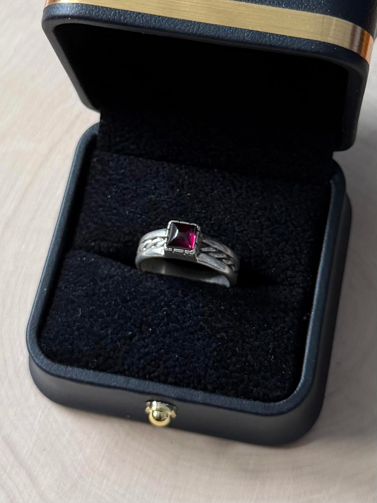 Vintage Sterling Silver Square Garnet Braided Band Solitaire Ring US 5 3/4