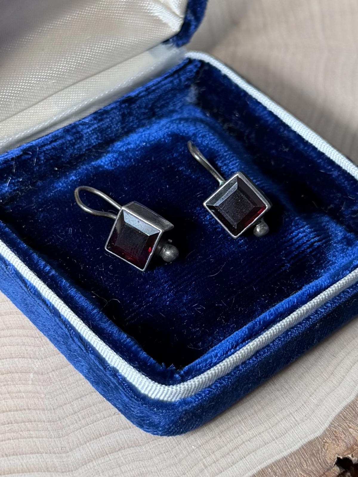 Vintage Sterling Silver & Genuine Garnet Faceted Square Dangle Drop Earrings
