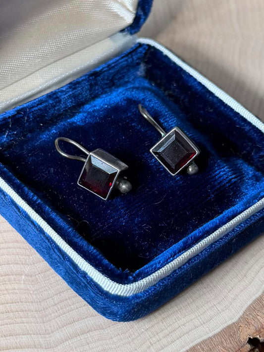 Vintage Sterling Silver & Genuine Garnet Faceted Square Dangle Drop Earrings