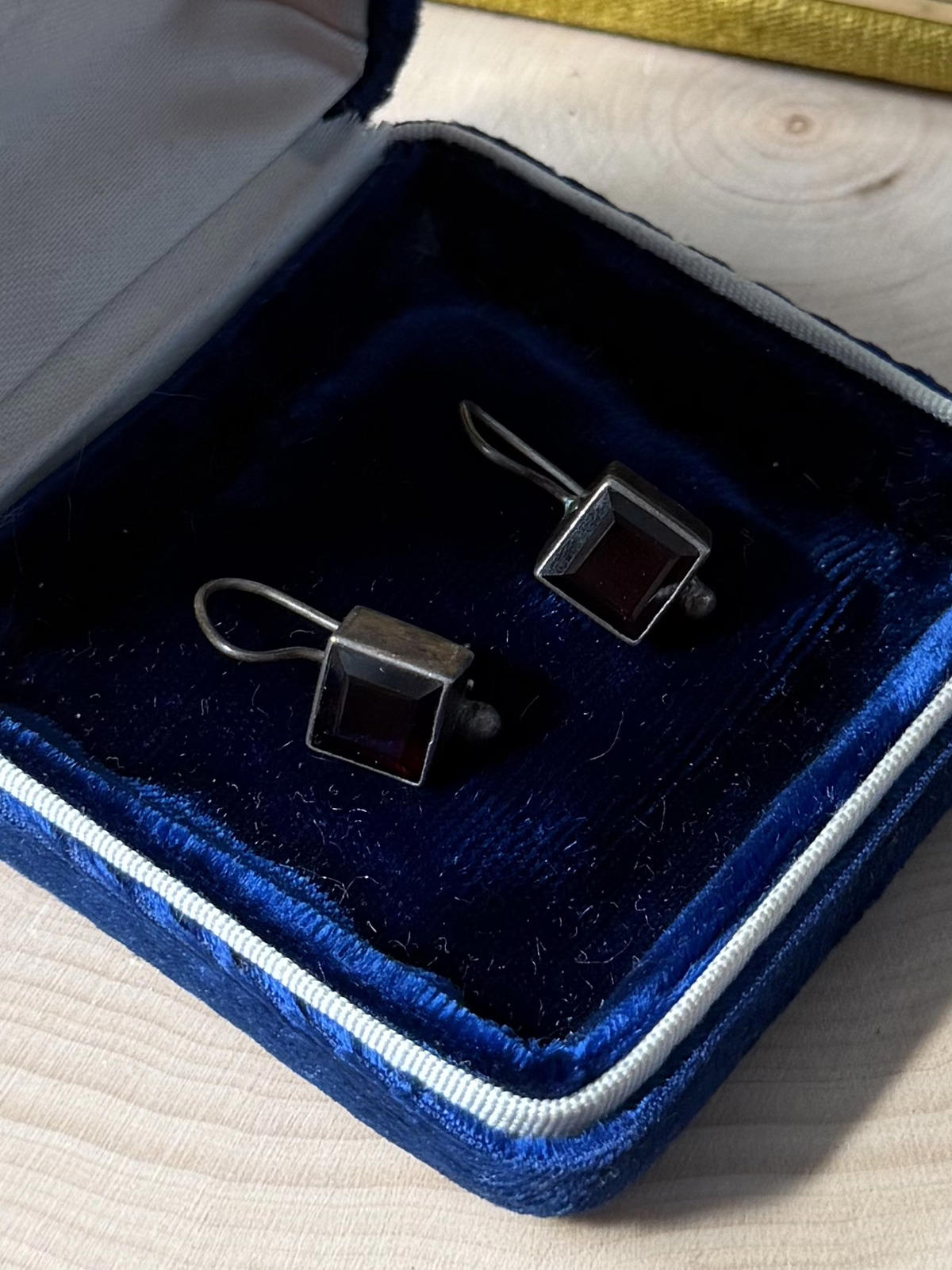Vintage Sterling Silver & Genuine Garnet Faceted Square Dangle Drop Earrings