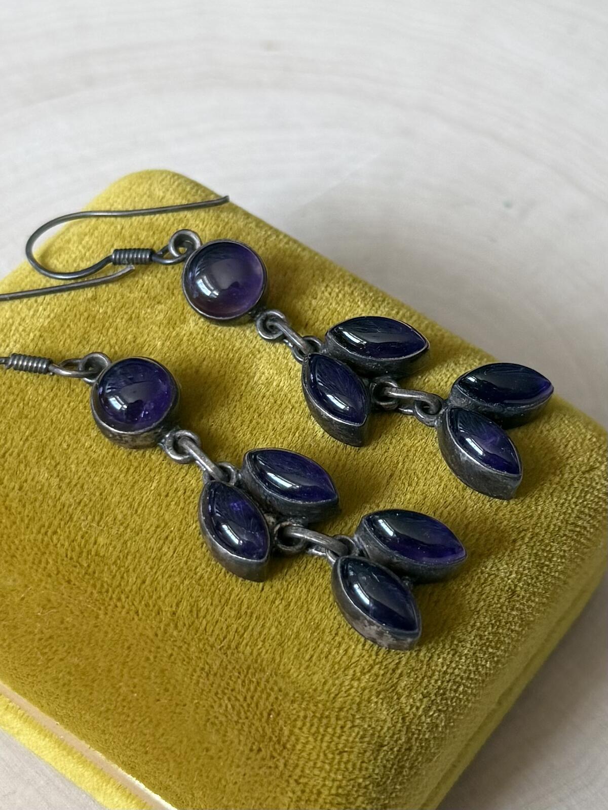 Vintage Sterling Silver & Genuine Amethyst Cabochon Purple Dangle Drop Earrings