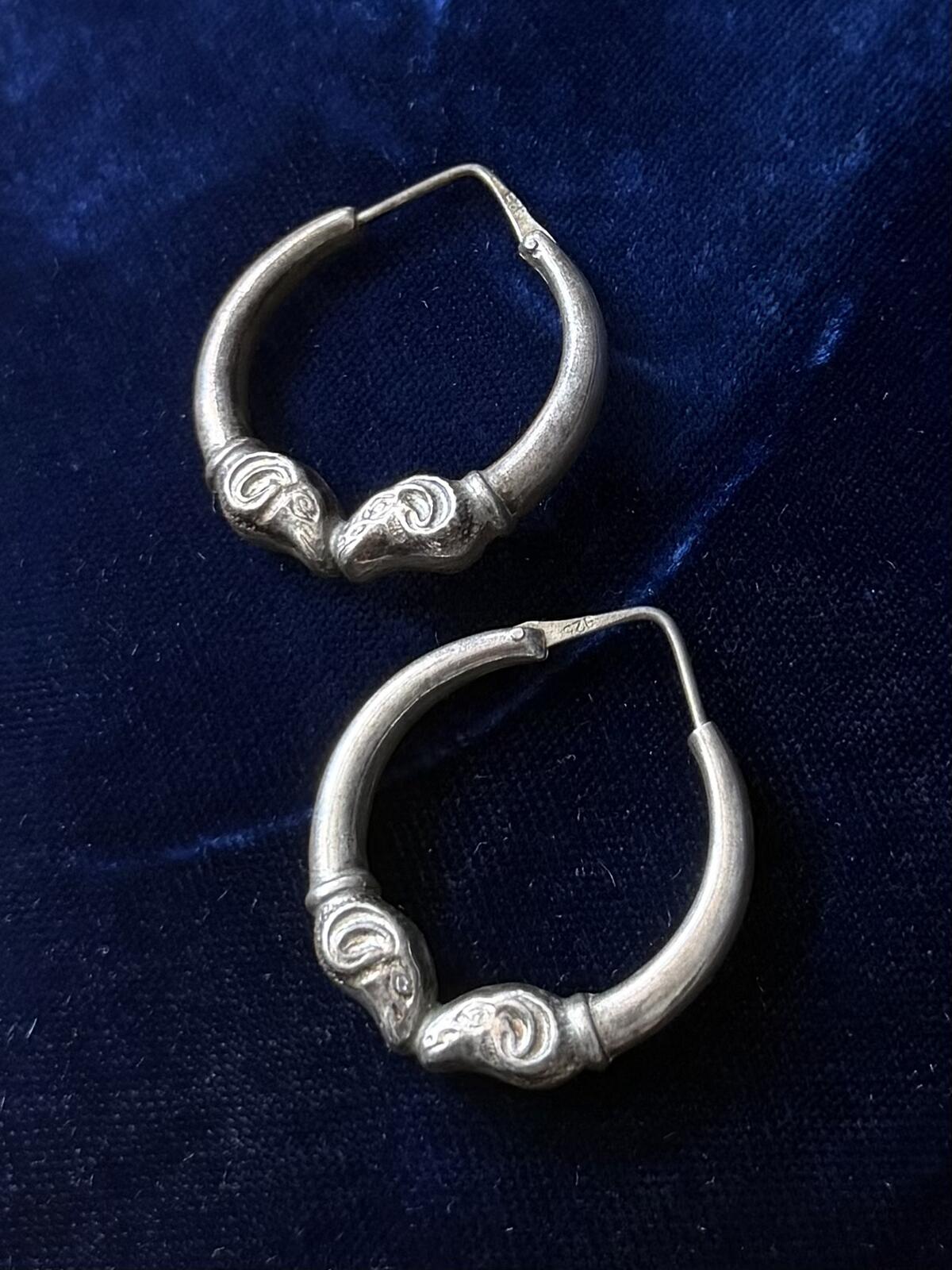 1970s Sterling Silver Double Ram Head Aries Hoop Earrings