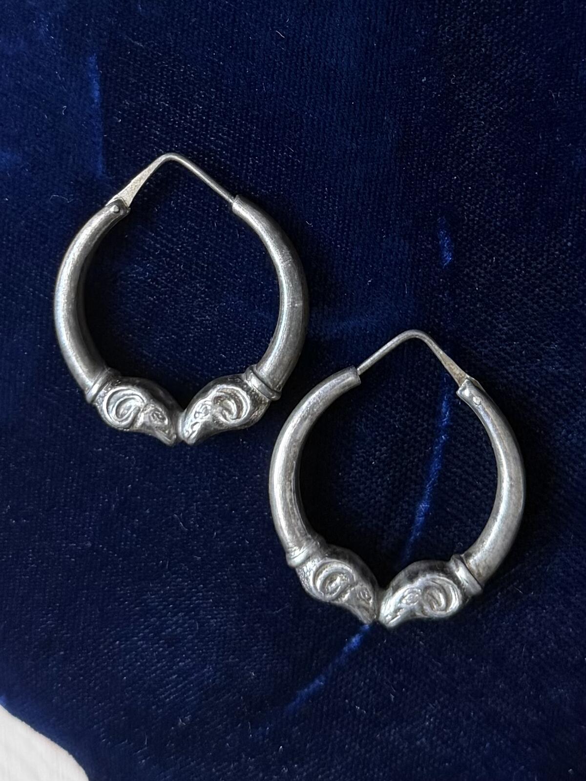 1970s Sterling Silver Double Ram Head Aries Hoop Earrings