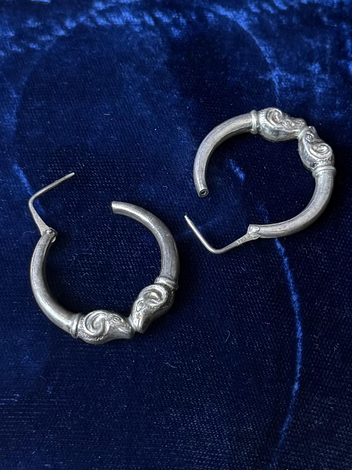 1970s Sterling Silver Double Ram Head Aries Hoop Earrings