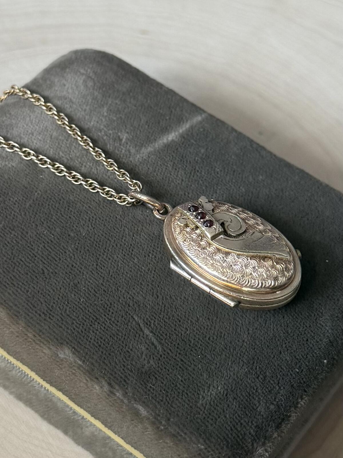 Antique Victorian Gold Filled Engraved Floral Oval Locket Garnet Necklace 20"