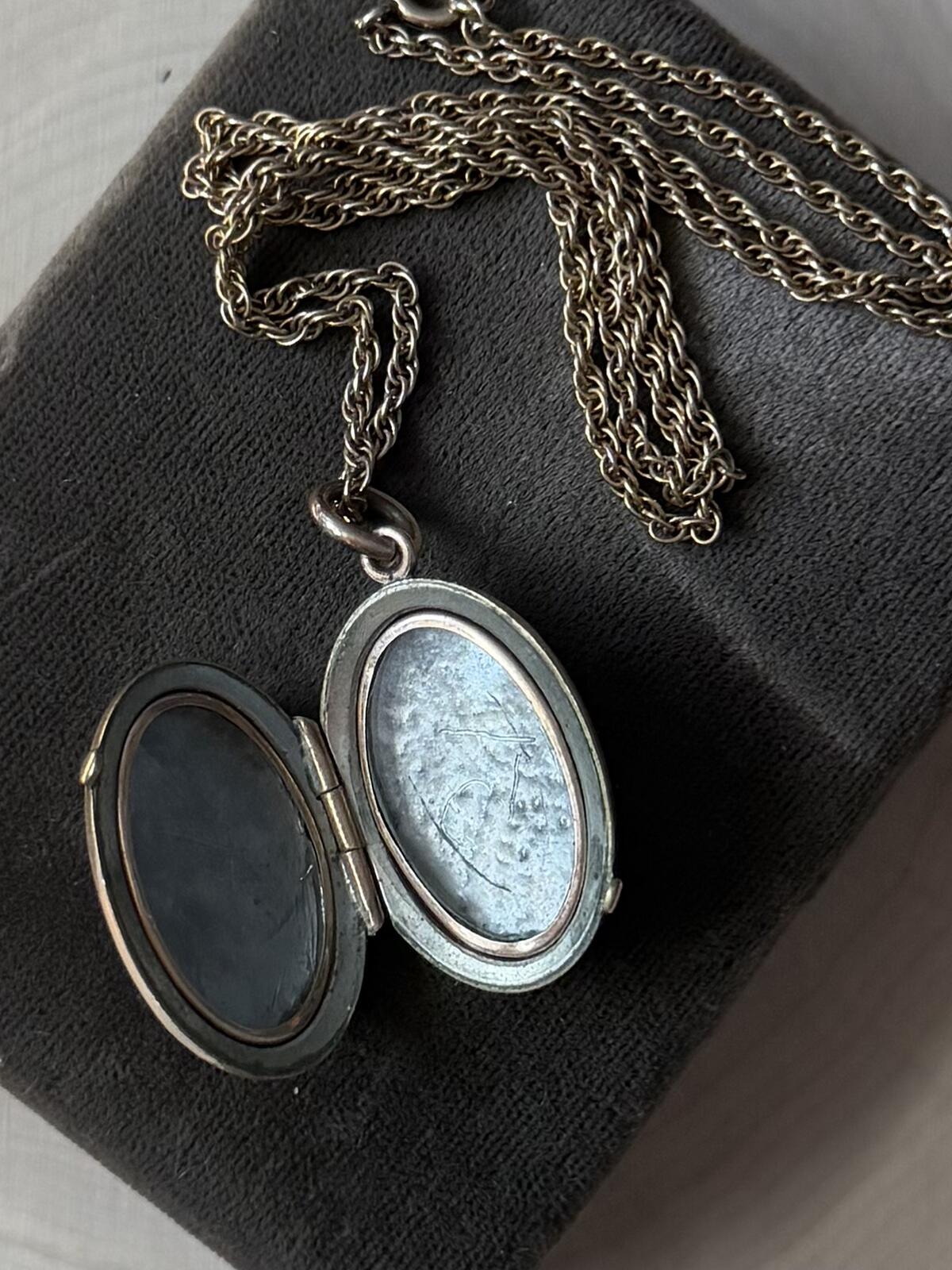 Antique Victorian Gold Filled Engraved Floral Oval Locket Garnet Necklace 20"