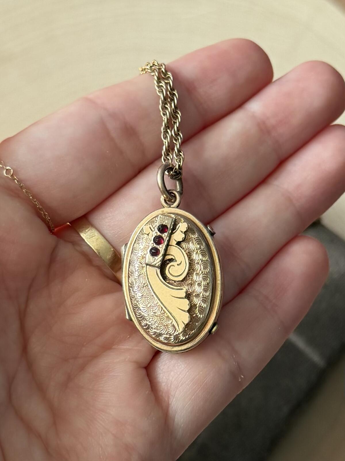 Antique Victorian Gold Filled Engraved Floral Oval Locket Garnet Necklace 20"