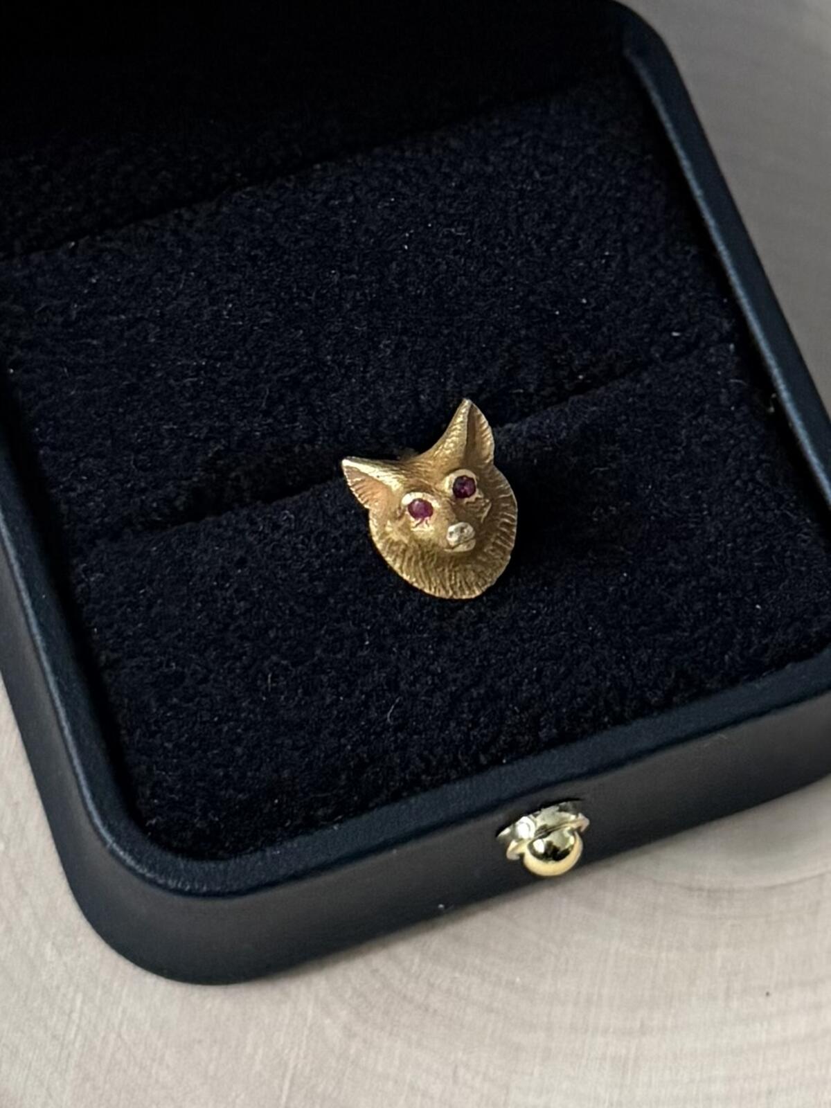 Antique Solid 14K Yellow Gold Genuine Faceted Ruby Eyes Fox Head Lapel Pin