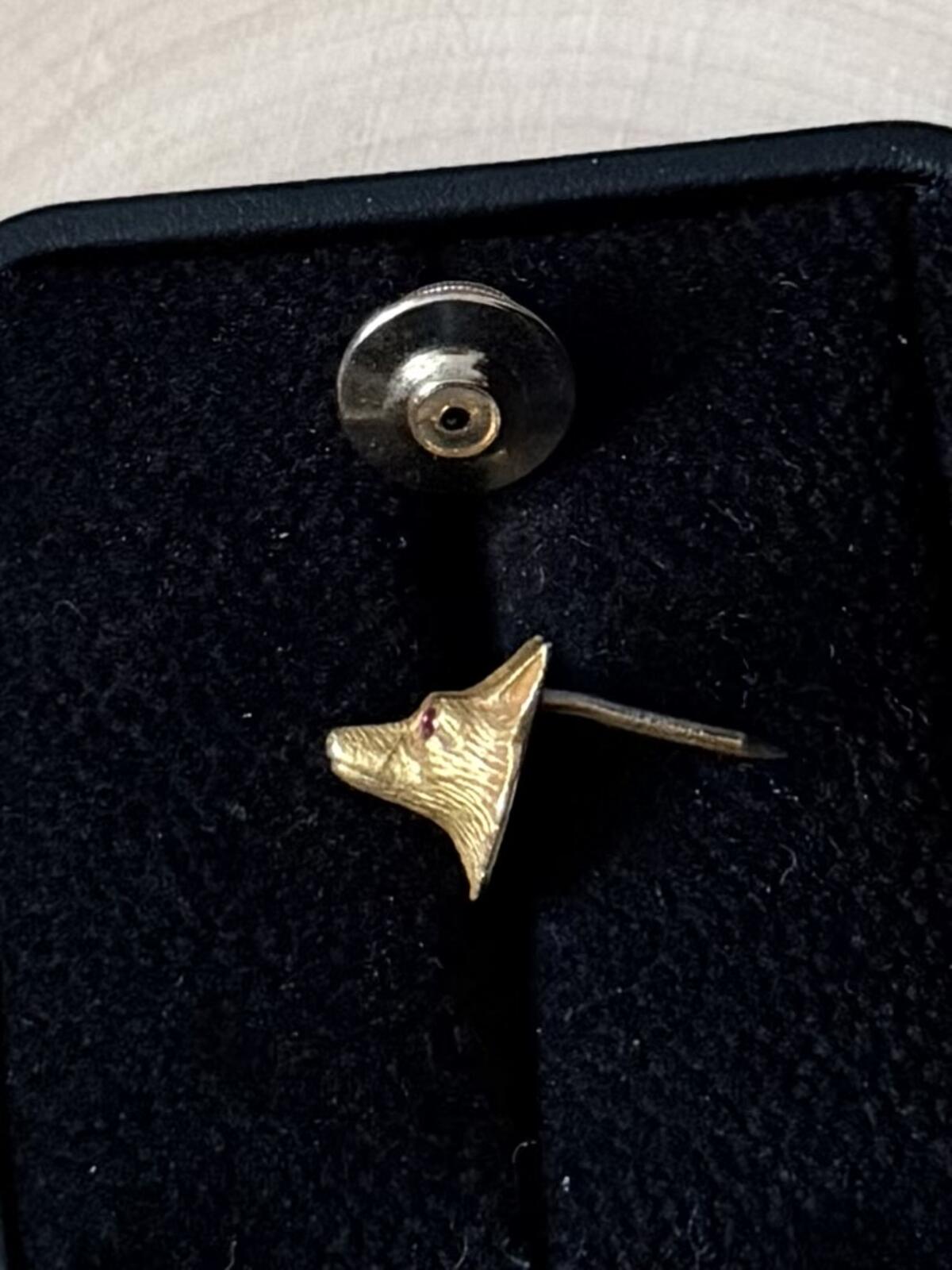 Antique Solid 14K Yellow Gold Genuine Faceted Ruby Eyes Fox Head Lapel Pin