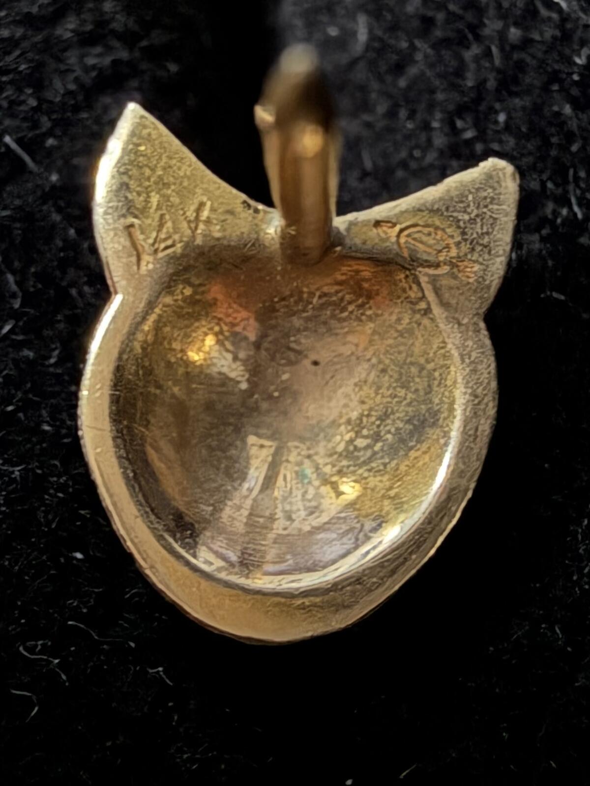 Antique Solid 14K Yellow Gold Genuine Faceted Ruby Eyes Fox Head Lapel Pin