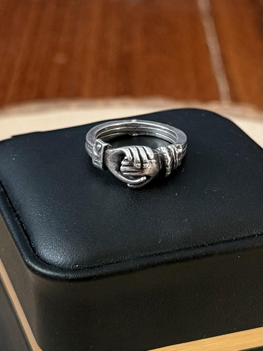 Vintage Sterling Silver Fede Hands Gimmel Interlocking Hands Heart Ring US 4.75