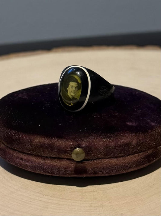 1930s Folk Art Prison Ring Black Celluloid Sweetheart Portrait US 6.25