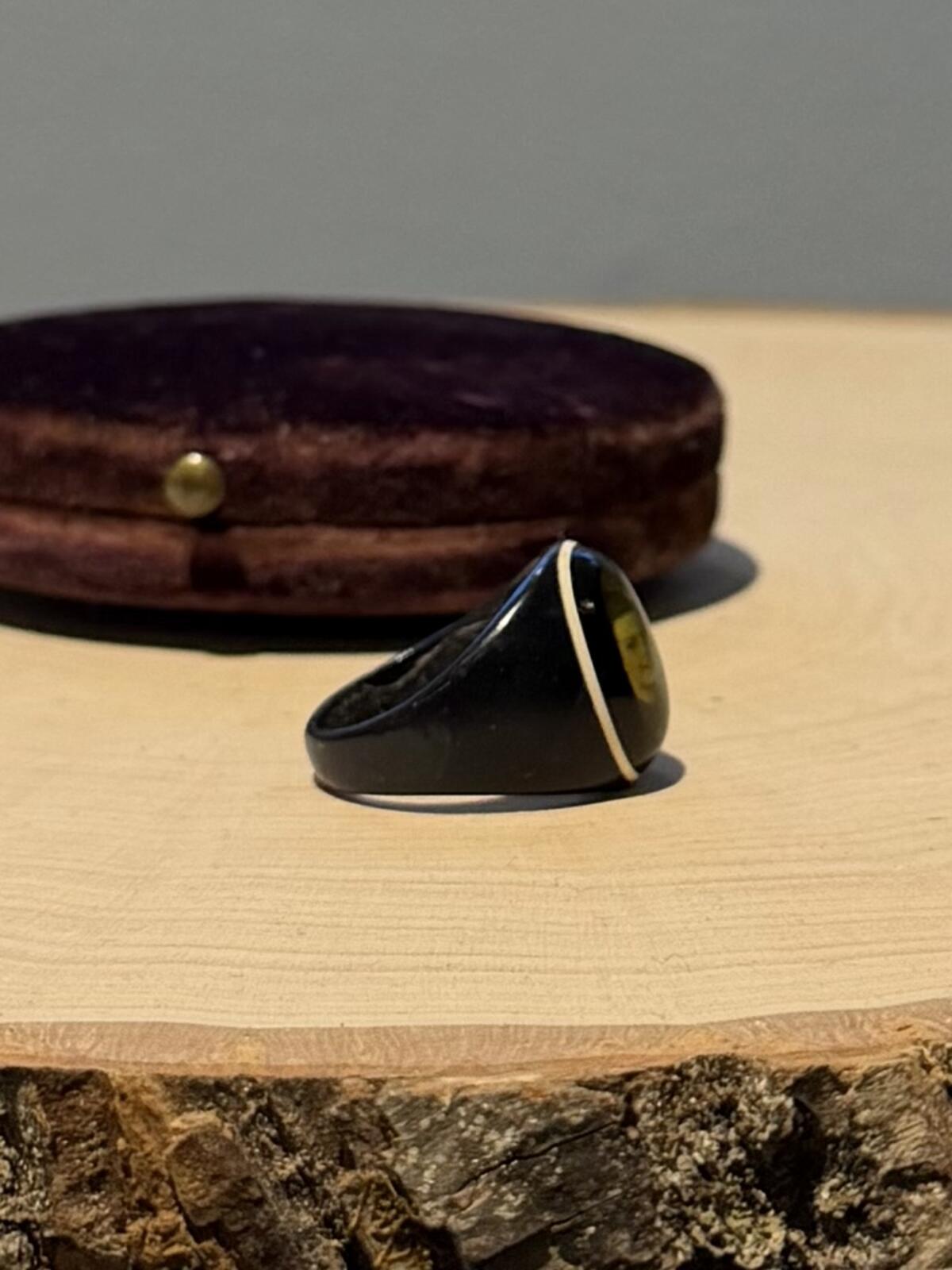 1930s Folk Art Prison Ring Black Celluloid Sweetheart Portrait US 6.25