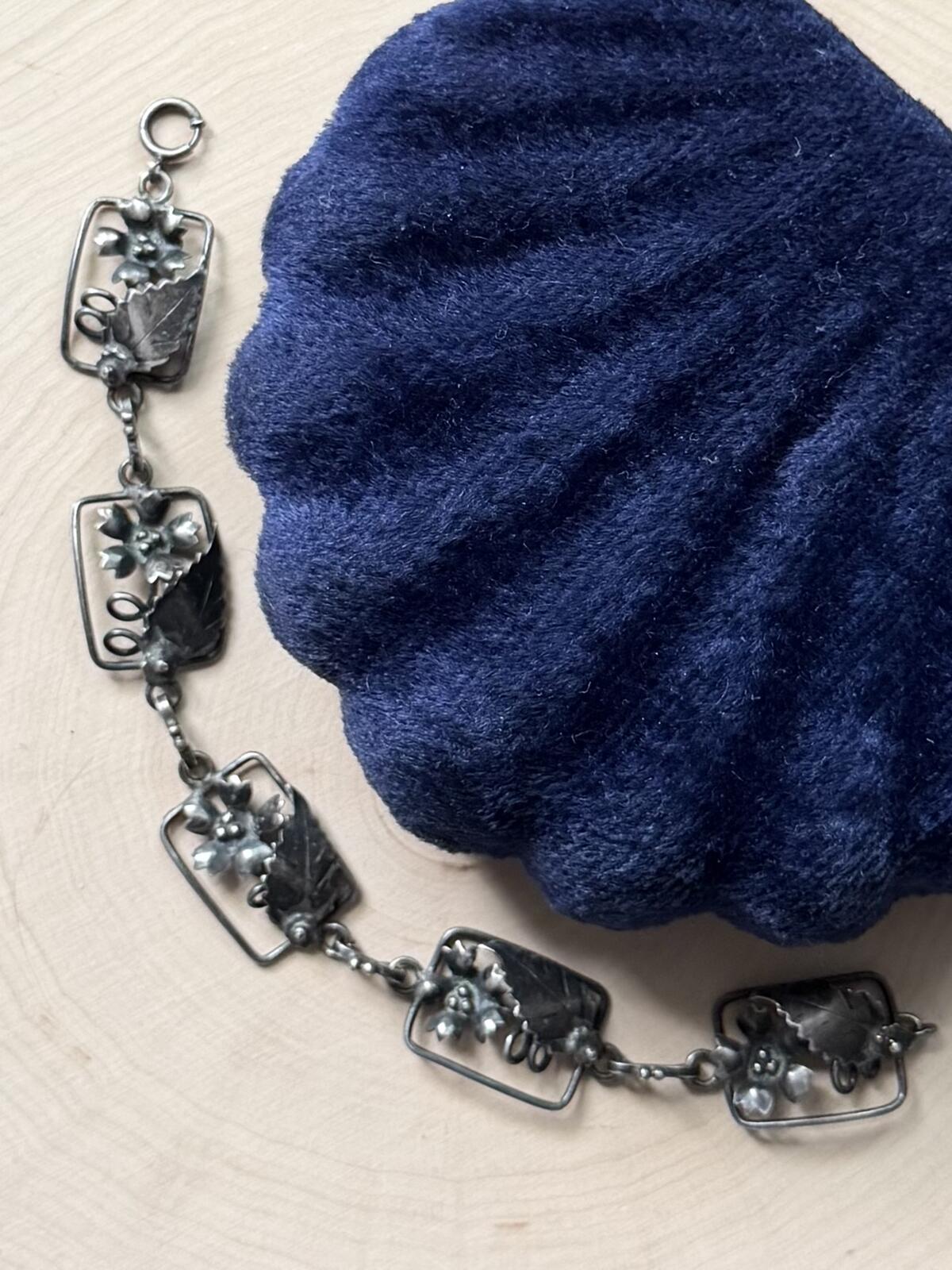 Antique 1920s 1930s Sterling Silver Arts & Crafts Style Floral Leaf Panel Link Bracelet 7.4"